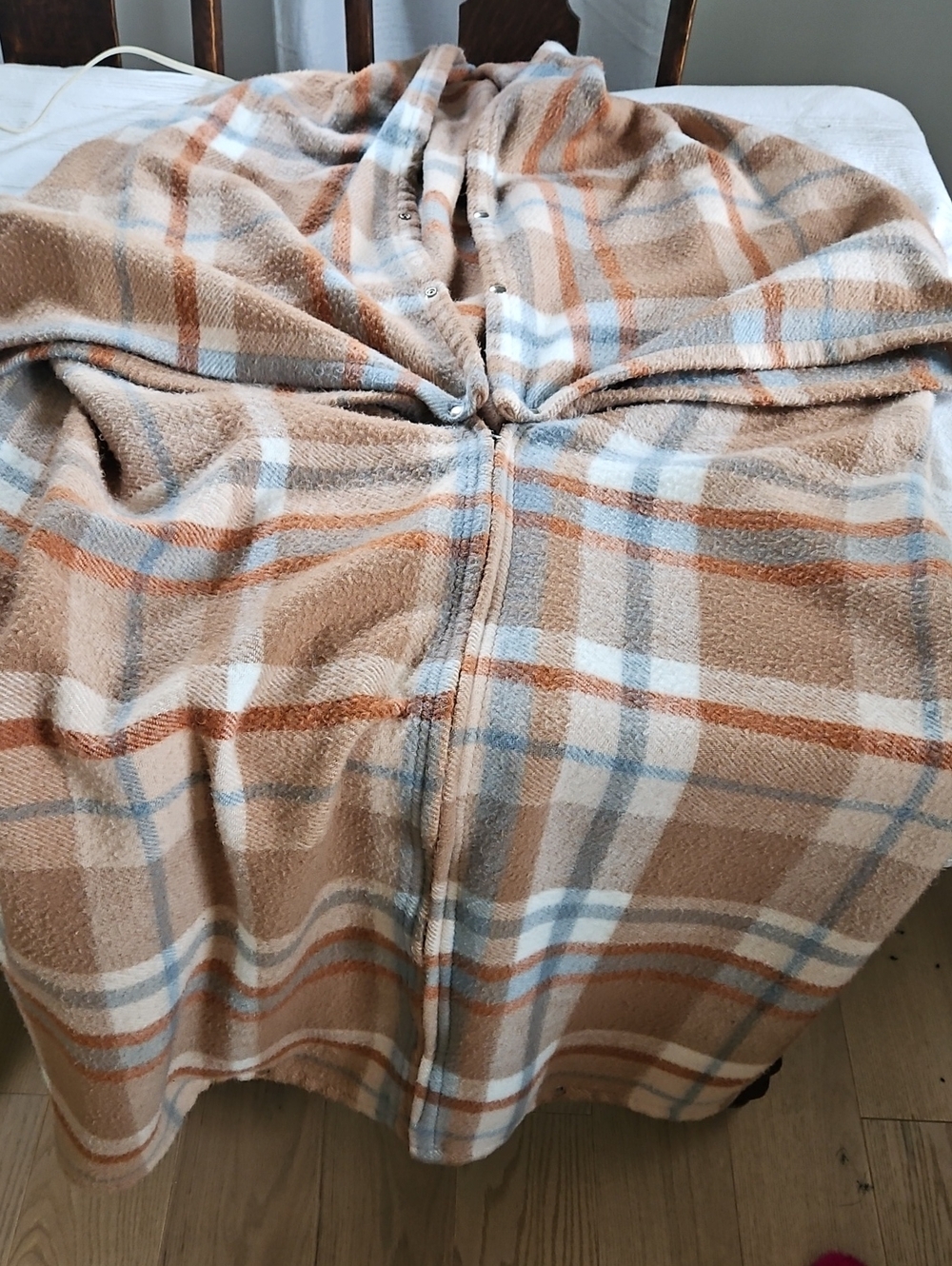 Plaid Fleece Vintage Snuggie in Tan and Light Blue